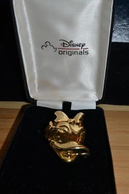 LOT 77. DAISY DUCK DISNEY PIN