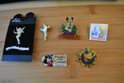 LOT # 101: DISNEY PINS