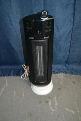 LOT 150 DELONGHI HEATER WITH REMOTE