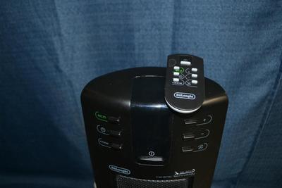 LOT 150 DELONGHI HEATER WITH REMOTE