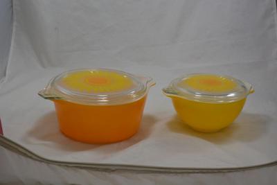 Set of 2 Vintage Sunflower Pyrex w/ Lids