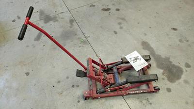 Powerbuilt 1500 lb Motorcycle/ATV Jack
