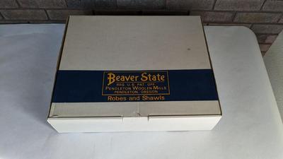 New In Box Pendleton Beaver State "Taos Robe" Throw