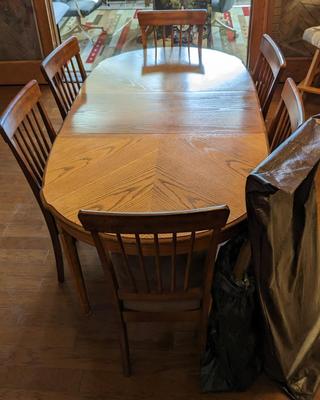 Dining For 6 w/ Extra Leaves and Table Pads