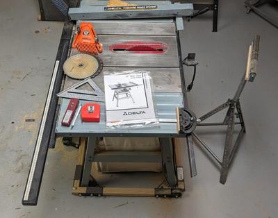 Delta 10" Table Saw