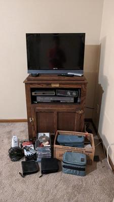 Vizio 26" TV with White Clad Stand and Multimedia
