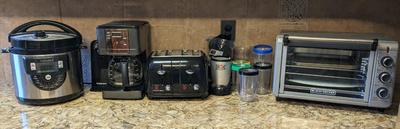 Small Kitchen Appliance Assortment