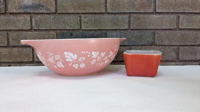 Pyrex Pink Gooseberry 444 Cinderella Mixing Bowl