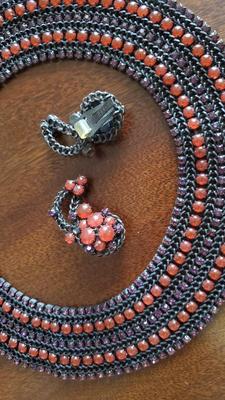 Hobe` Collar, bracelet, and clip earring set