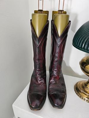 Lucchese Men's Western Wear Cowboy Boots size 9D Black Cherry Leather