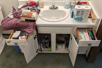 Contents of Main Bedroom Bathroom
