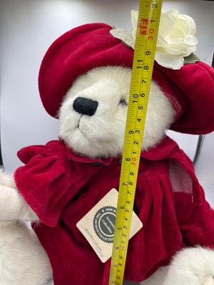 Boydâ€™s Bears - "Francisca"