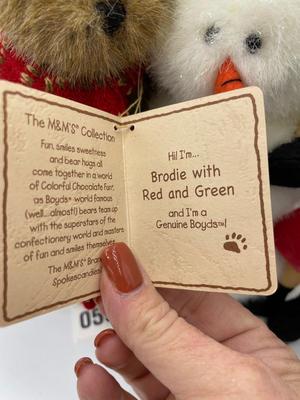 Boydâ€™s Bear-Brodie with Red & Green