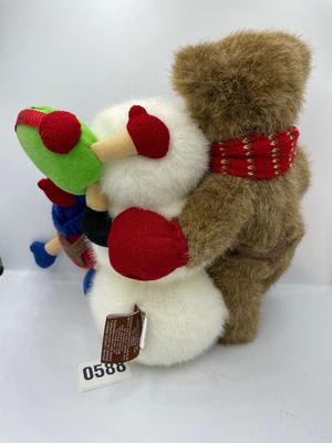 Boydâ€™s Bear-Brodie with Red & Green