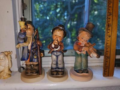 3 Musicians Hummel "Serenade" #85, "Hear ye, Hear ye" "Little Fiddler"