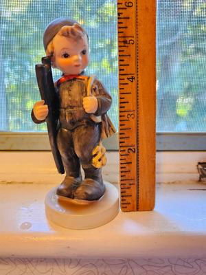 Hummel Boy with Ladder Chimney Sweep 5.5" tall #12