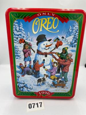 Oreo Christmas tin