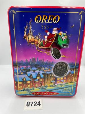 Oreo Christmas tin