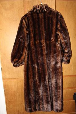 Pamela McCoy Faux Fur Brown Coat Size L