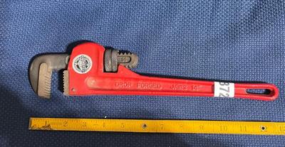 Pipe wrench