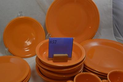 20 Piece "Butterscotch" FIESTA WARE Dinner Setting for 4