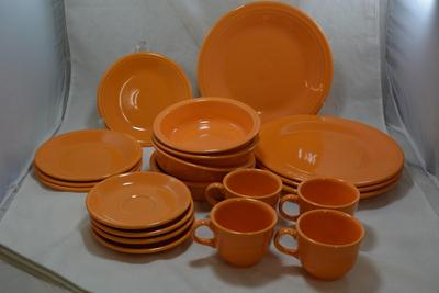 20 Piece "Butterscotch" FIESTA WARE Dinner Setting for 4