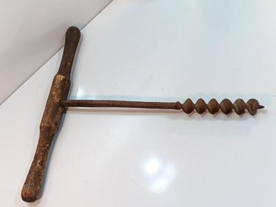 Antique T Handled Hand Wood Drill / Auger Barn Beam