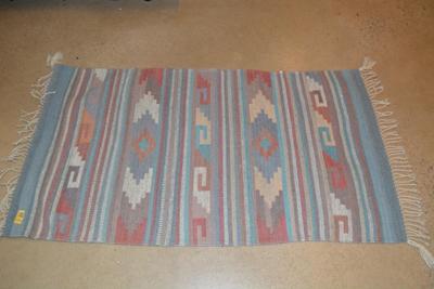 Beautiful Wool Rug, Hecho en Mexico  56"x31"