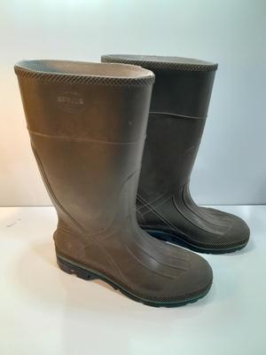 Rubber irrigation boots Size 13 Servus by Honeywell Made in the USA