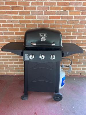 DYNA-GLO 3 Burner Gas Grill