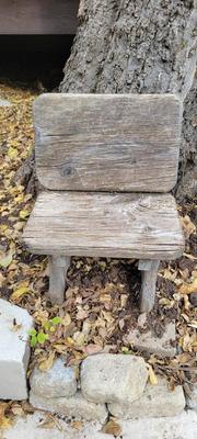 Weathered Wood Garden Bench Decor