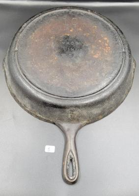 # 10 Cast Iron 3 Notch Lodge Skillet
