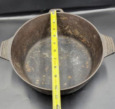 Cast Iron Dutch Oven