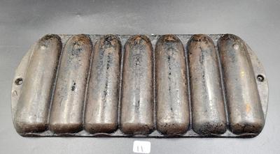 Cast Iron Cornstick Cornbread  Pan
