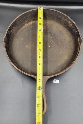 3 Notch Lodge Cast Iron Skillet