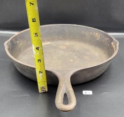 3 Notch Lodge Cast Iron Skillet