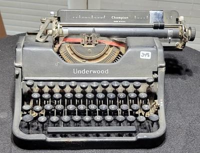 Vintage Underwood Champuon Typewriter