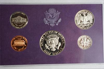 US MINT SETS TWO. 1984 AND 1985 - S MINT
