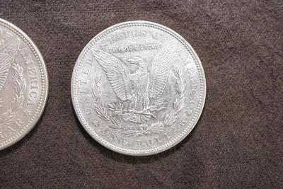 HISTORIC MORGAN DOLLAR SILVER DOLLAR COLLECTION INCLUDING 1890 CC  - FIVE COINS IN PRESENTATION BOX