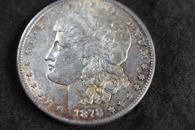 HISTORIC MORGAN DOLLAR SILVER DOLLAR COLLECTION INCLUDING 1890 CC  - FIVE COINS IN PRESENTATION BOX