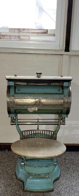 Antique Dayton GOLD MEDAL Scale