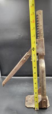 Vintage INDESTRO Bottle Capper