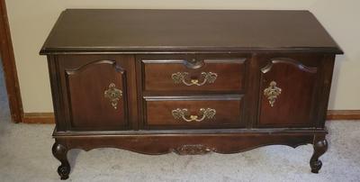 Very Nice Lane Cedar Chest