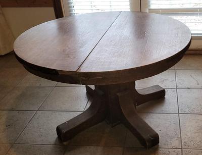 Antique Round  Table