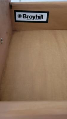 Broyhill 2 Pc Computer Desk