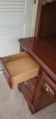 Broyhill 2 Pc Computer Desk