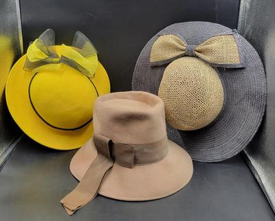 Women's  Hats Lot