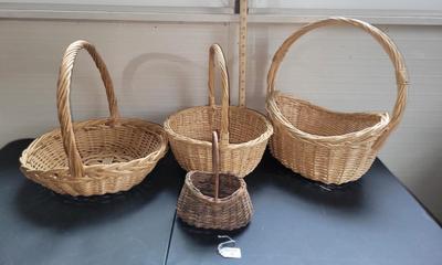 4 Handle Basket Lot