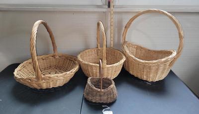 4 Handle Basket Lot