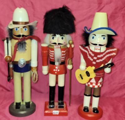 3 Pc Nutcracker Style Decor
